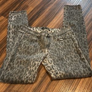 Lovesick juniors size 7 leopard print jeans